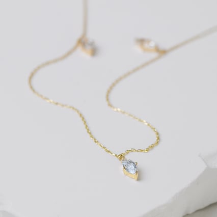 Zlatý náhrdelník s bílým topazem Rosalva