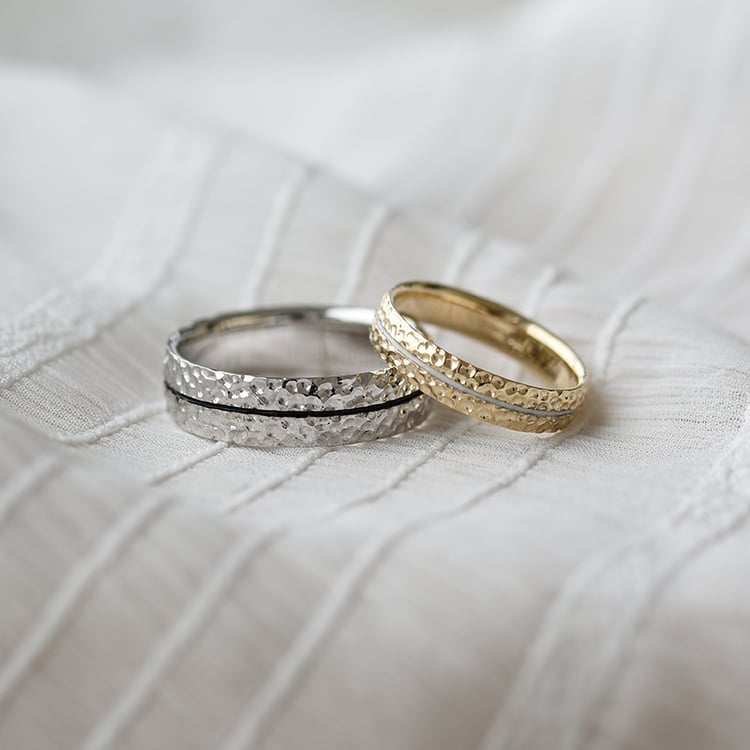 Snubní prsteny s černým a bílým enamelem 64152