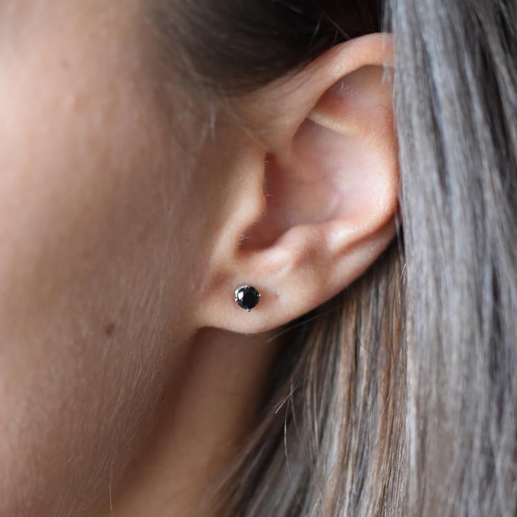 Náušnice z bílého zlata s 0.5ct černými diamanty Kesha 12234