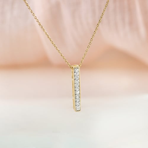 Zlatý přívěsek s diamanty Ola