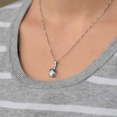 Náhrdelník s topazem