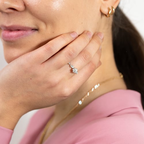 Romantický zásnubní prsten s diamanty Therese