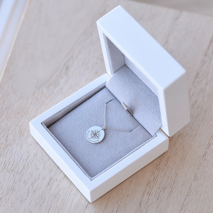 Přívěsek s gravírem souřadnic 60056