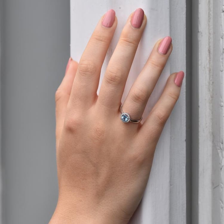 Zlatý halo prsten s topazem a diamanty 45024