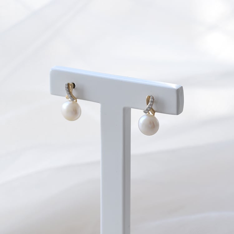 Zlaté náušnice s perlami a zirkony 67612