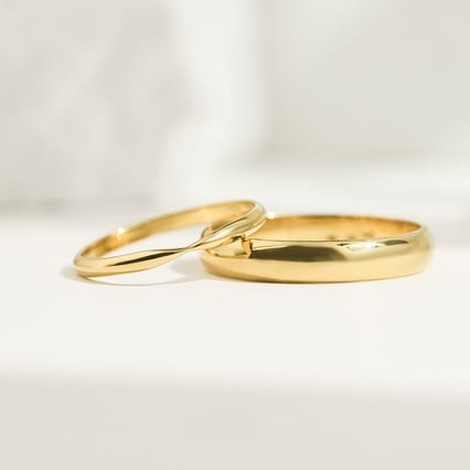 Zlatý snubní prsten se zúženým kroužkem Aeneas