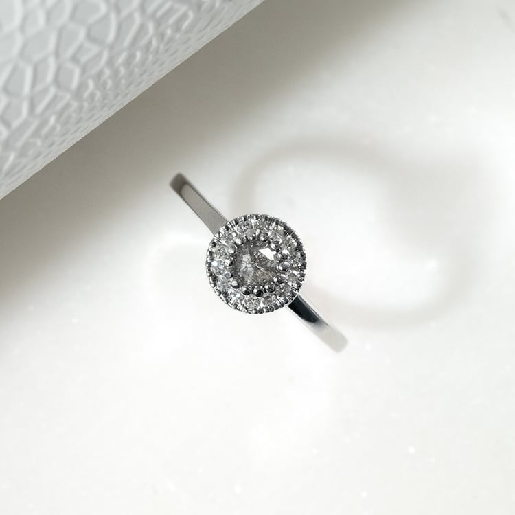 Zásnubní prsten ze zlata se salt and pepper diamantem Tafne 131941