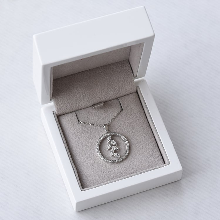 Zlatý přívěsek s diamanty 69042