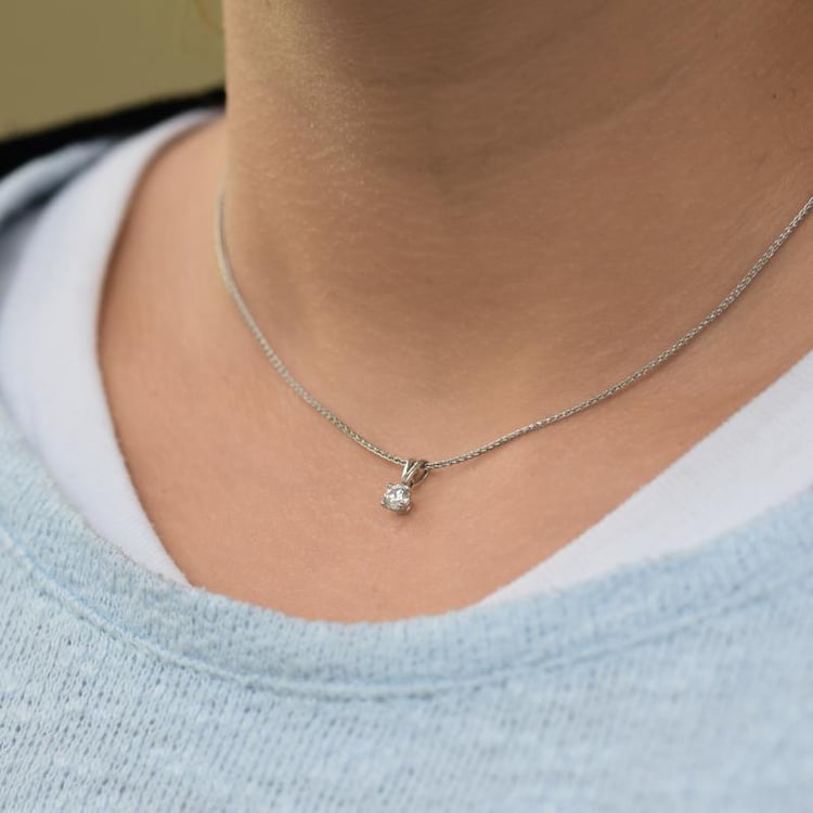 Náhrdelník z platiny 17310