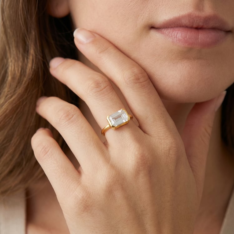 Rozvodový prsten s half-bezel emerald diamantem Carsen 165655