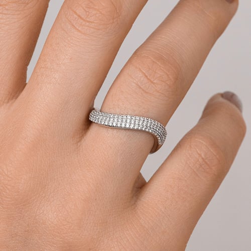 Half eternity zvlněný stříbrný prsten s lab-grown diamanty Hjalmar