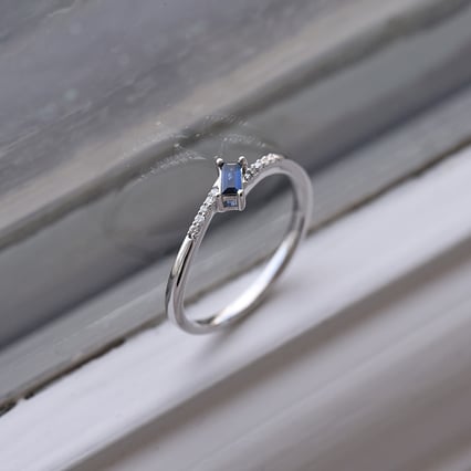 Prsten se safírem a diamanty Margareta