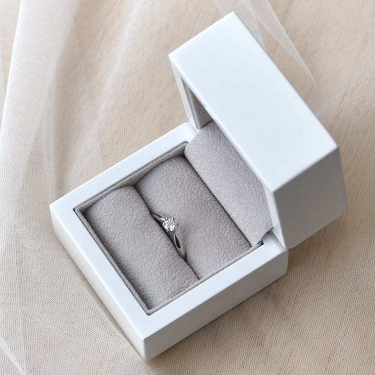 Prsten s čirým diamantem 73421