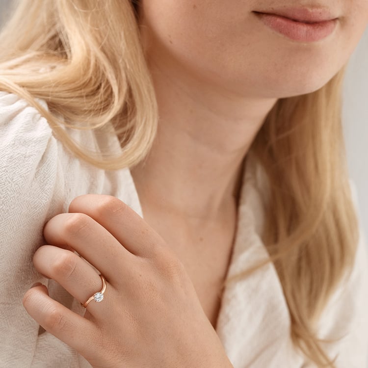 Zásnubní prsten s diamantem 155110