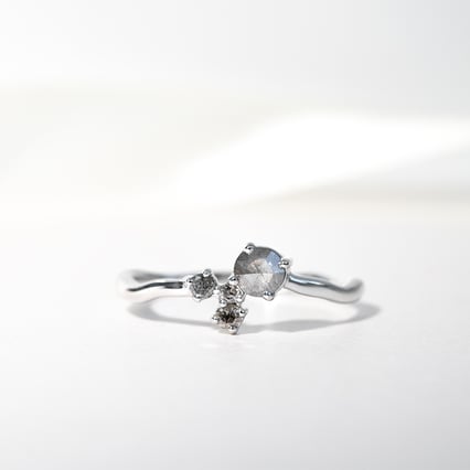 Cluster prsten se salt and pepper diamanty Roche