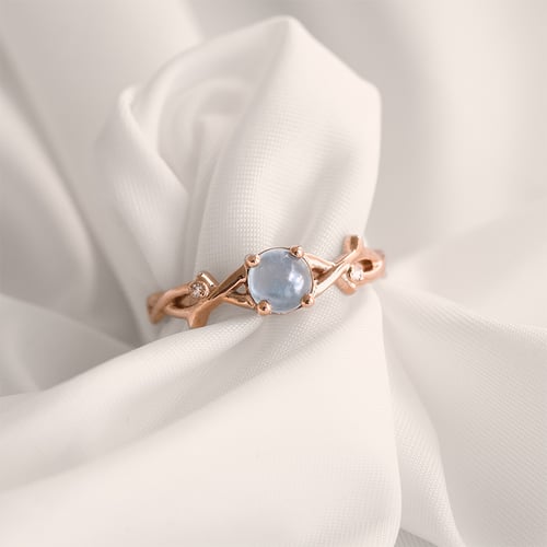 Prsten s cabochon akvamarínem a diamanty Makena