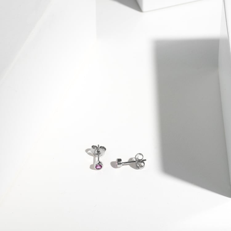 Minimalistické bezel náušnice s růžovými safíry Tofine 123381