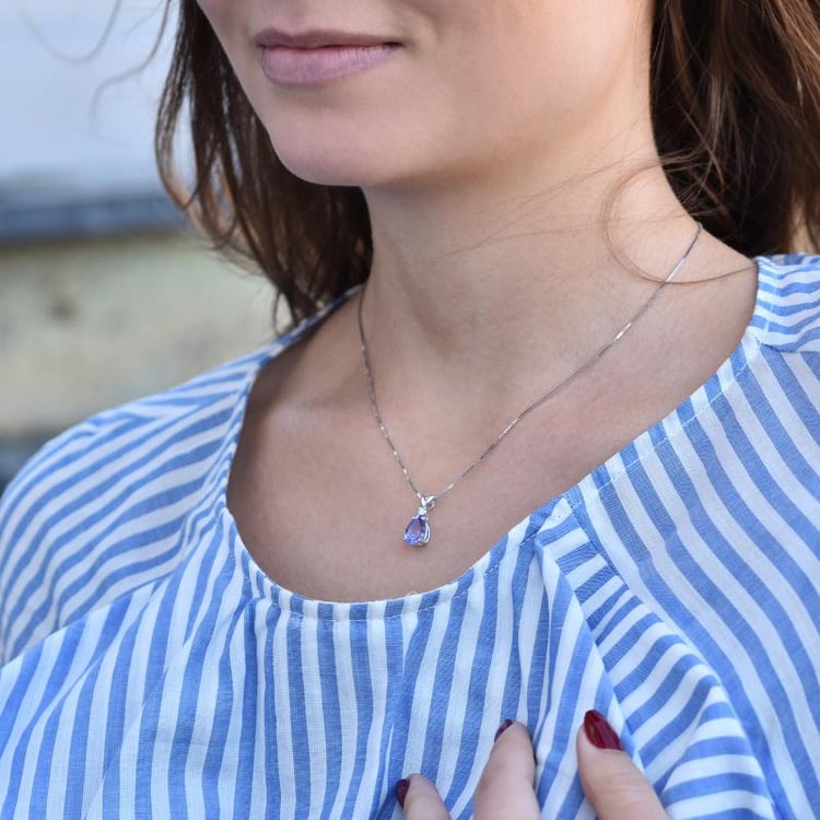 Zlatý přívěsek s tanzanitovou slzou 35881