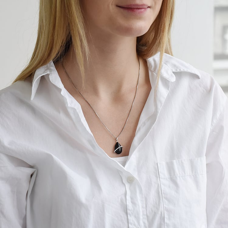 Onyxový přívěsek ze stříbra 90744