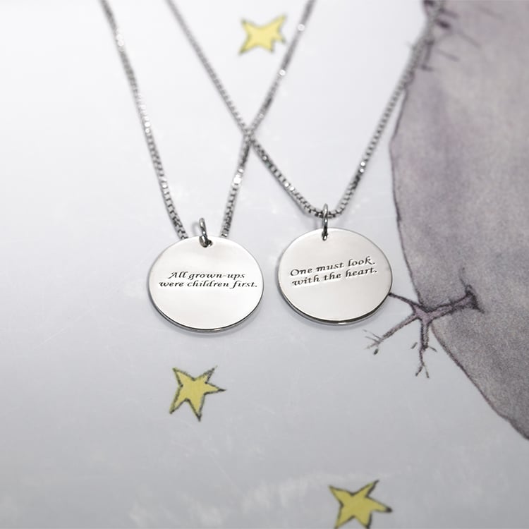 Přívěsek Malý princ s liškou a gravírem ze stříbra 122621