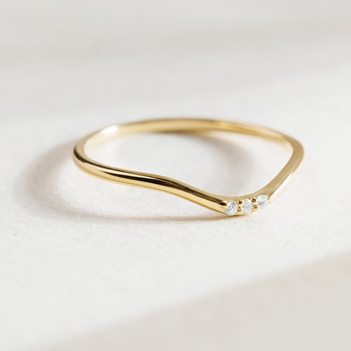 Stříbrný vykrojený prsten se třemi diamanty Cason