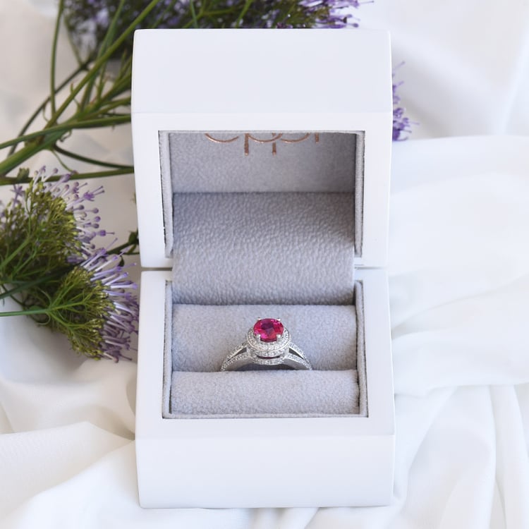 Prsten s rubínem a zirkony 82663