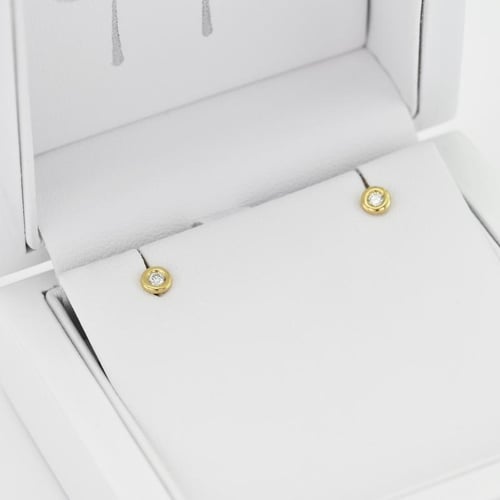 Bezel napichovací náušnice s 0.06ct diamanty Gelsey