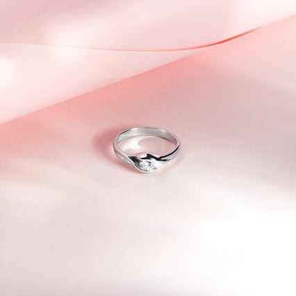 Zásnubní prsten s diamantem Aliena