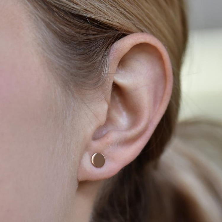 Zlaté napichovací náušnice ve tvaru kruhu 29934