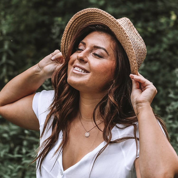 Pozlacený stříbrný přívěsek s gravírem I shine 45889