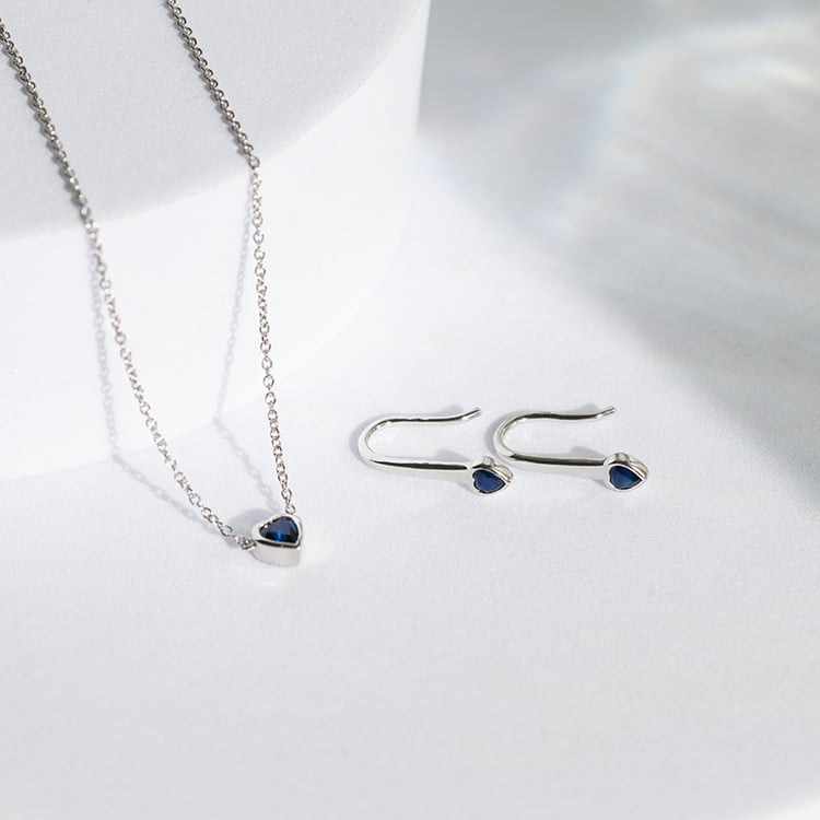 Náhrdelník se safírovým srdíčkem Davila 145170