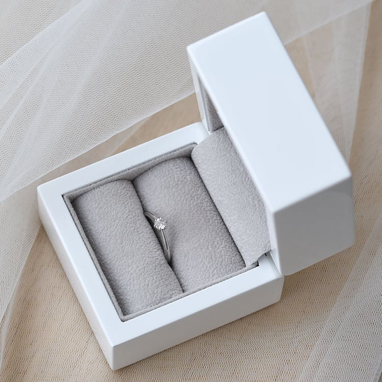 Prsten s certifikovaným diamantem 94786