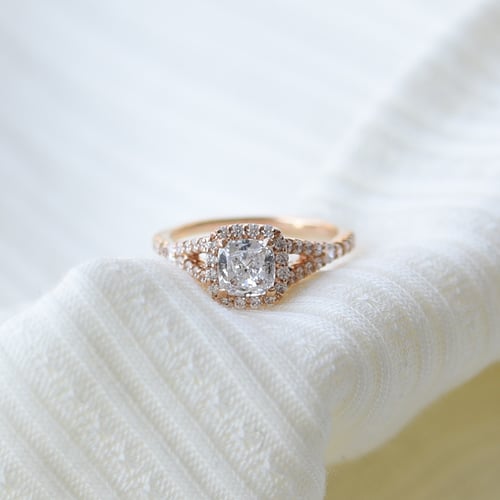 Zásnubní halo prsten plný diamantů Malana