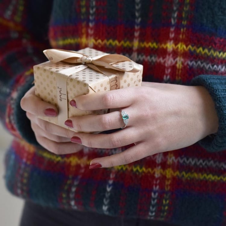 Zásnubní prsten se smaragdem 379