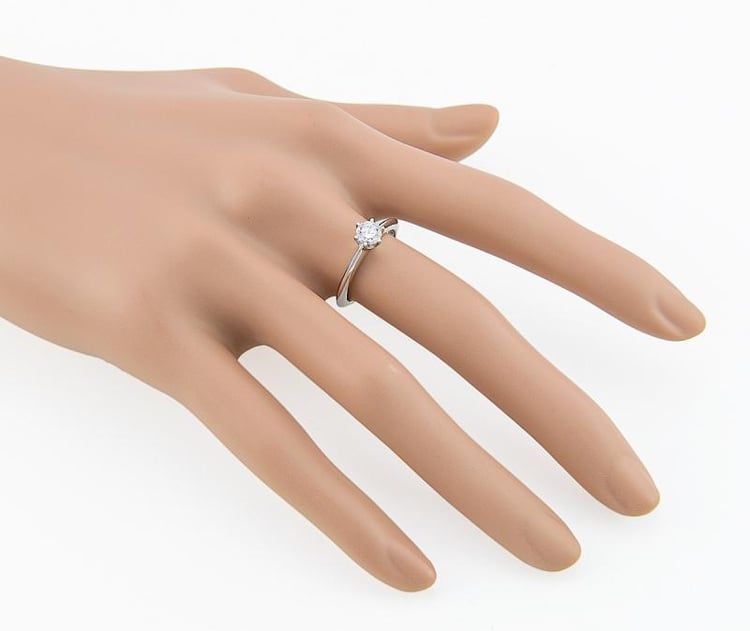 zlaty zasnubny prsten s diamatem 998