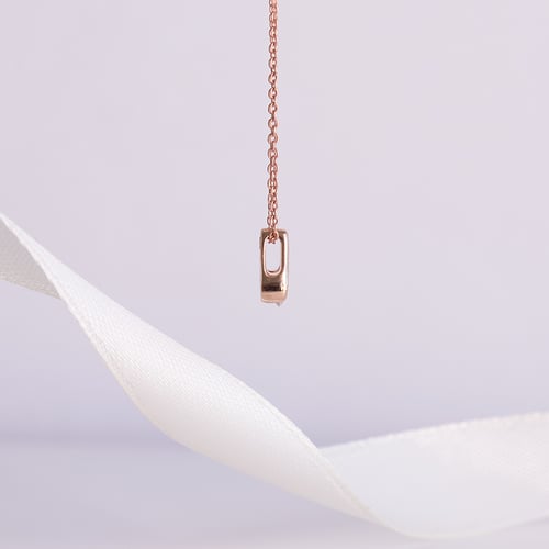 Minimalistický přívěsek s diamantem Tilda