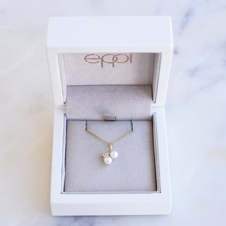 Zlatý perlový přívěsek s diamanty 87421