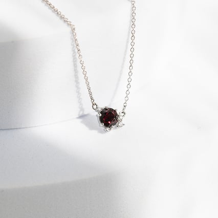 Cluster náhrdelník s českým granátem a diamanty Edom