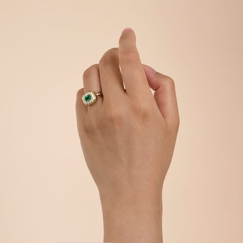 Zlatý prsten s emerald smaragdem a diamanty Mareia