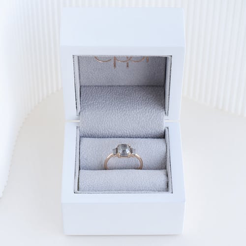 Zlatý prsten s asscher a baguette salt and pepper diamanty Veli