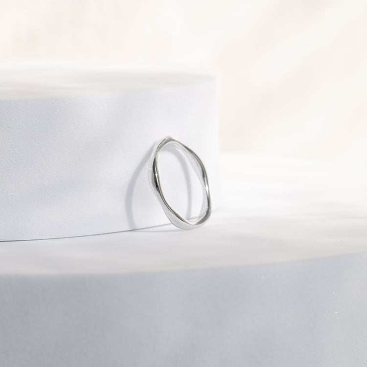 Stříbrný vlnitý prsten Jax 142877