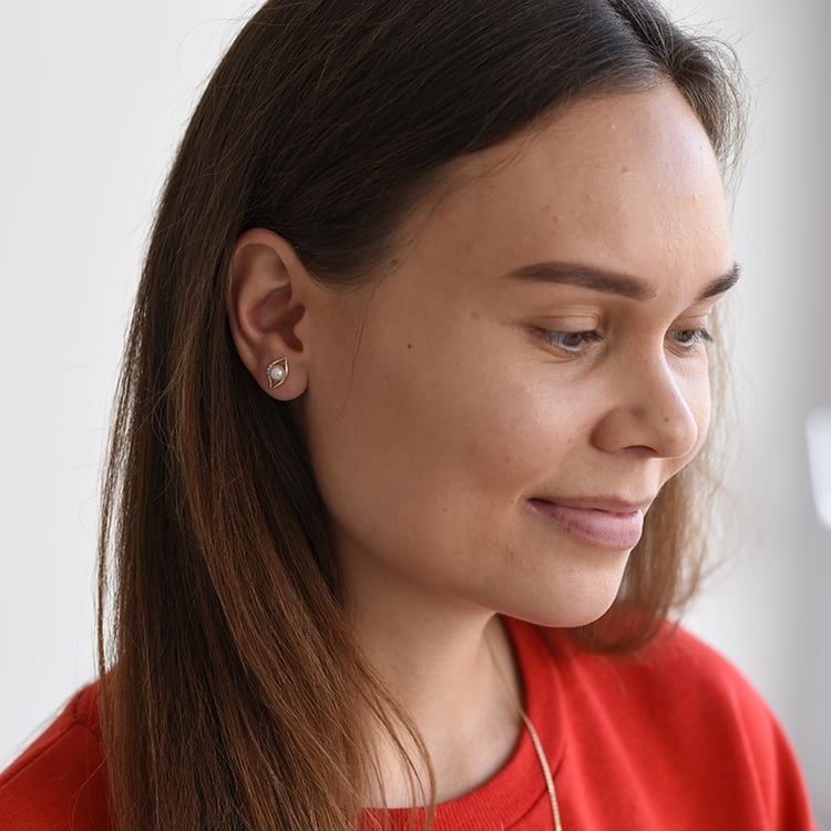 Elegantní perlové náušnice se zirkony 61630