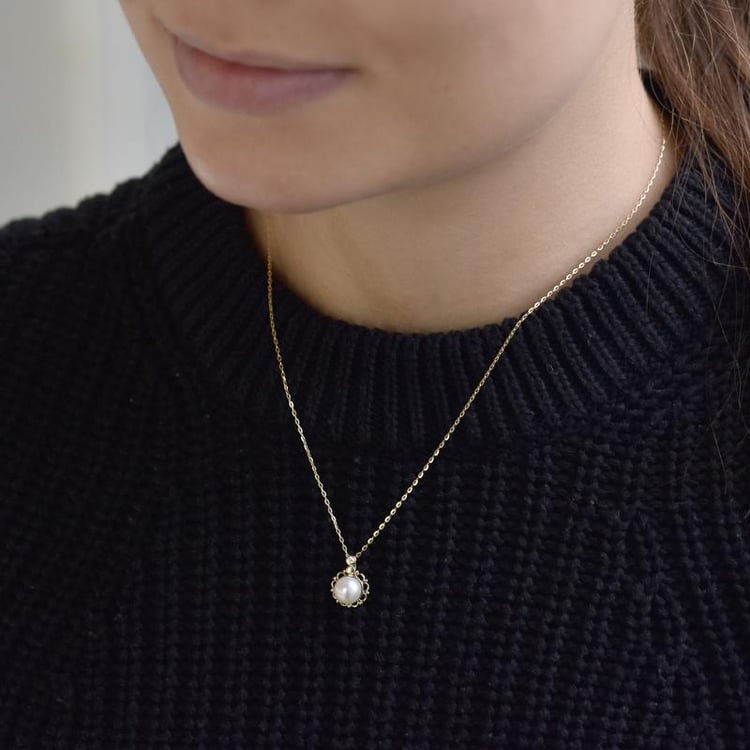 Zlatý přívěsek s perlou a diamantem 24552