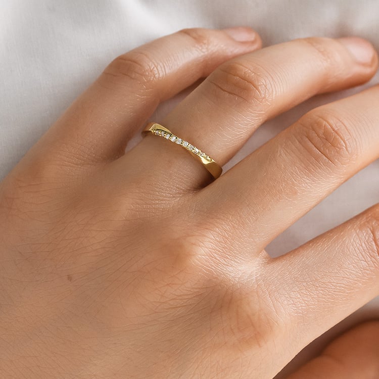 Zlaté propletené snubní prsteny s diamanty Brielle 154520