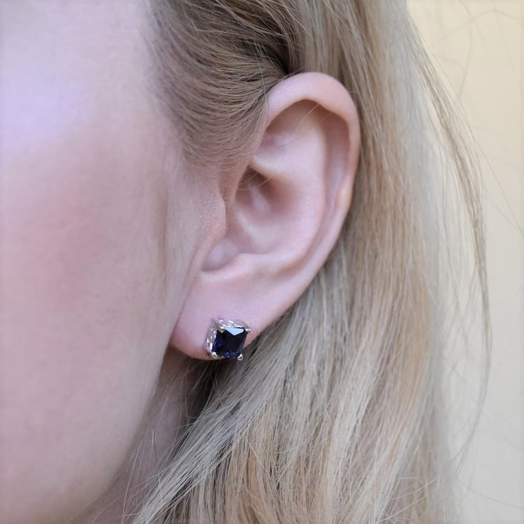 Safírové čtvercové náušnice ze stříbra 104578