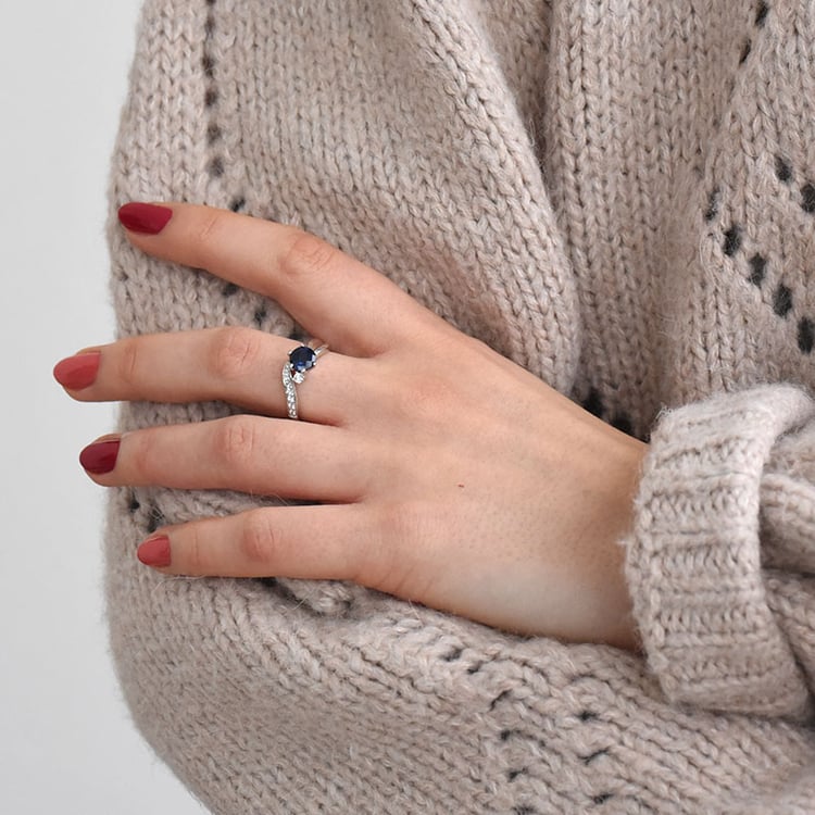 Prsten se safírem a zirkony 78432