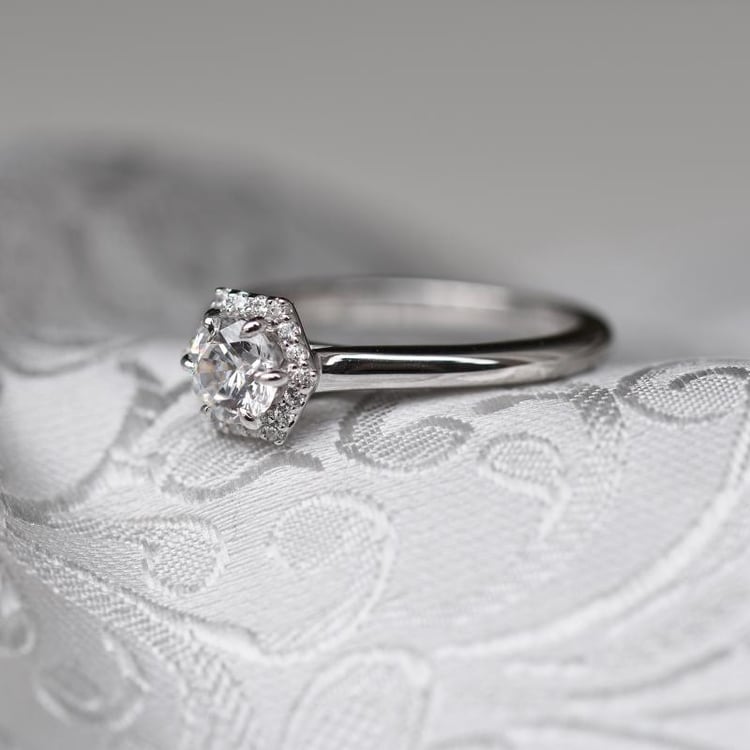 Halo diamantový prsten ze zlata 48086