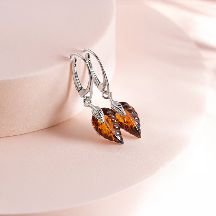Stříbrné jantarové náušnice ve tvaru lístků Daryl 150518
