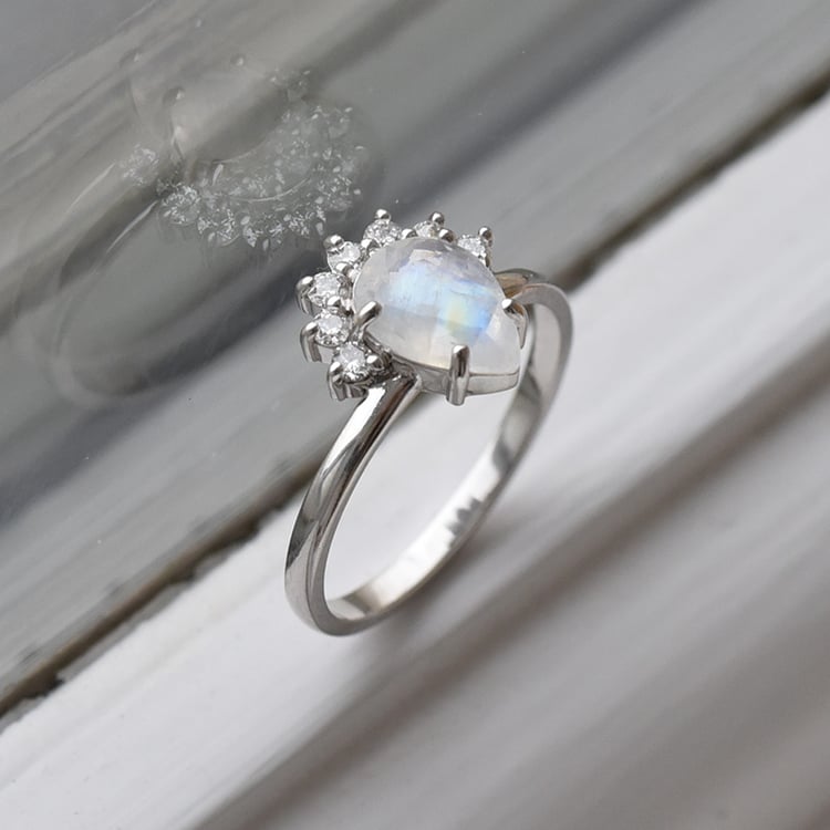 Zlatý prsten s měsíčním kamenem 71500