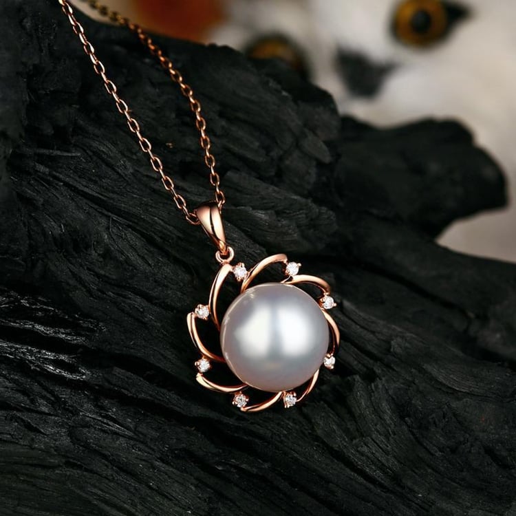 Zlatý perlový náhrdelník s diamanty 13155